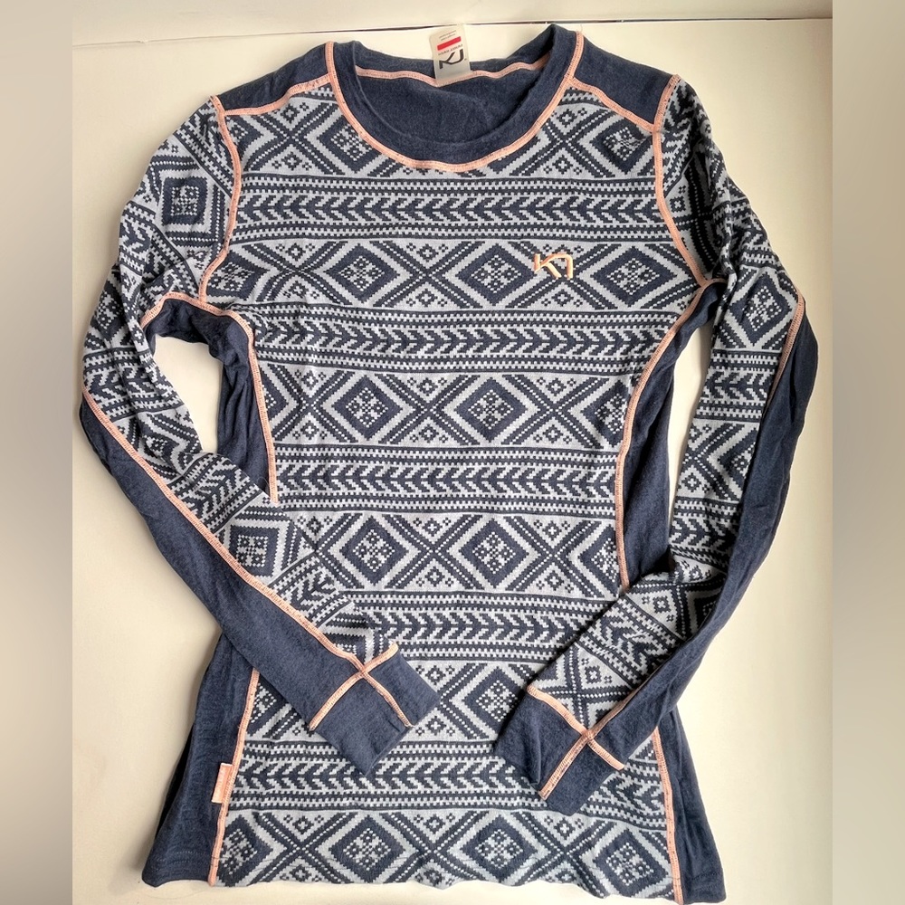 Kari Traa wool blend mid layer shirt size Medium.